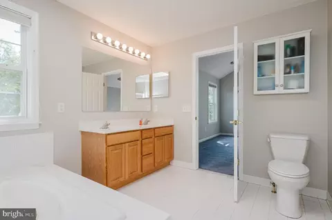 Bath - 7618 Beach Dr, Pasadena, MD 21122 photo 3 of 6