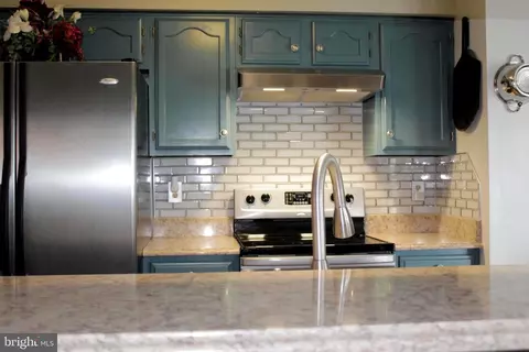 Kitchen - 861 Deering Rd #9G, Pasadena, MD 21122 photo 2 of 5