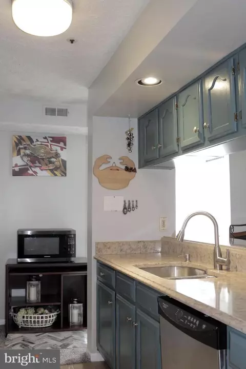 Kitchen - 861 Deering Rd #9G, Pasadena, MD 21122 photo 5 of 5