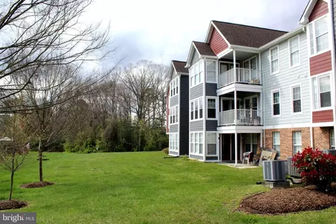 Exterior - 861 Deering Rd #9G, Pasadena, MD 21122 photo 4 of 4