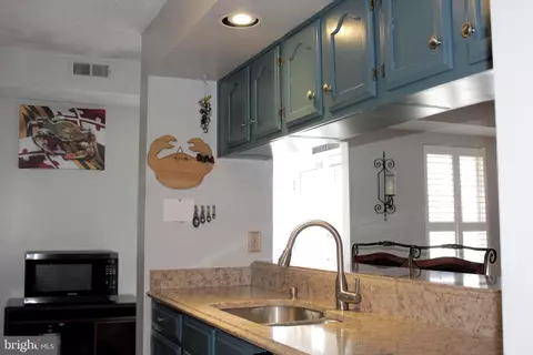 Kitchen - 861 Deering Rd #9G, Pasadena, MD 21122 photo 4 of 5