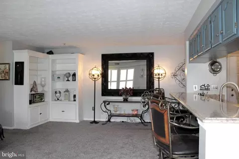 Living - 861 Deering Rd #9G, Pasadena, MD 21122 photo 4 of 4