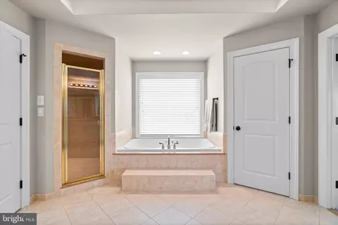 Bath - 1604 Bay Head Rd, Annapolis, MD 21409 photo 5 of 11