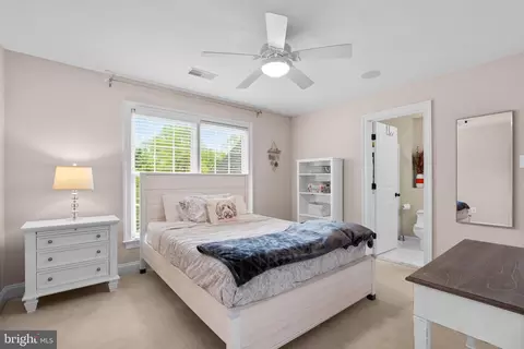 Bedroom - 1604 Bay Head Rd, Annapolis, MD 21409 photo 5 of 10