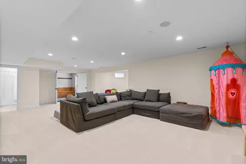 Living - 1604 Bay Head Rd, Annapolis, MD 21409 photo 6 of 9