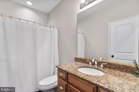 Bath - 1604 Bay Head Rd, Annapolis, MD 21409 photo 6 of 11