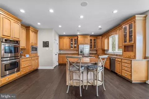 Kitchen - 1604 Bay Head Rd, Annapolis, MD 21409 photo 4 of 6