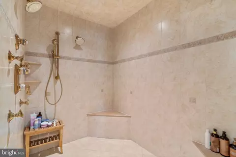 Bath - 1604 Bay Head Rd, Annapolis, MD 21409 photo 3 of 11