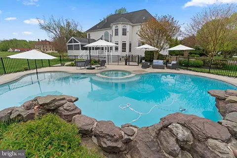 Exterior - 1604 Bay Head Rd, Annapolis, MD 21409 photo 10 of 20