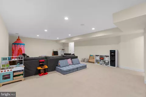 Living - 1604 Bay Head Rd, Annapolis, MD 21409 photo 9 of 9
