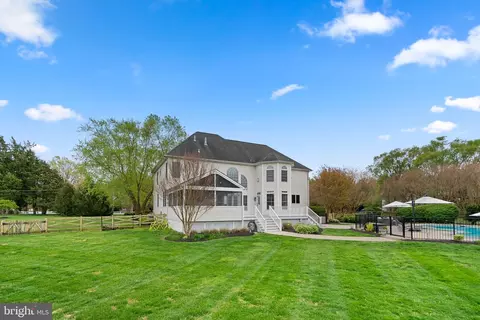 Exterior - 1604 Bay Head Rd, Annapolis, MD 21409 photo 15 of 20