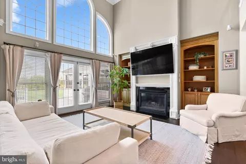 Living - 1604 Bay Head Rd, Annapolis, MD 21409 photo 1 of 9