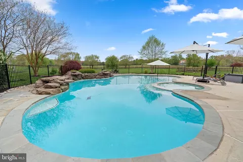Exterior - 1604 Bay Head Rd, Annapolis, MD 21409 photo 9 of 20
