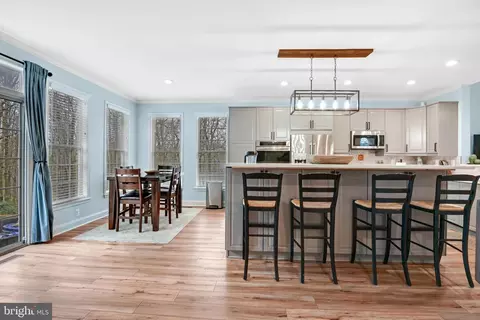 Kitchen - 611 Havenhill Rd, Edgewater, MD 21037 photo 3 of 6