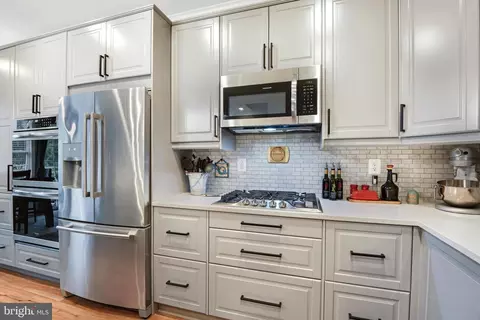 Kitchen - 611 Havenhill Rd, Edgewater, MD 21037 photo 6 of 6