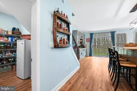 Entry Way - 611 Havenhill Rd, Edgewater, MD 21037 photo 2 of 5