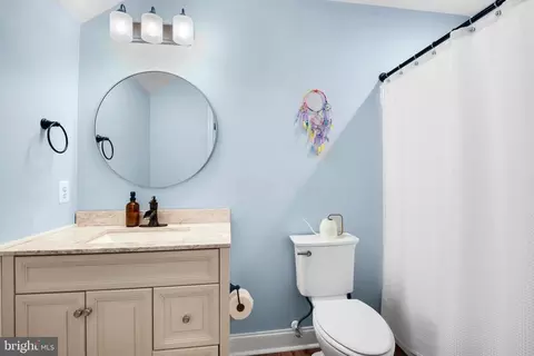 Bath - 611 Havenhill Rd, Edgewater, MD 21037 photo 3 of 6