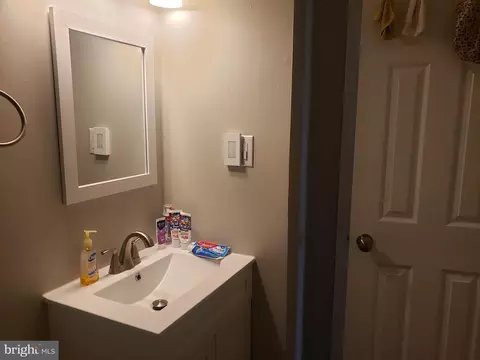 Bath - 1873 Eagle Ct #2, Severn, MD 21144 photo 5 of 7
