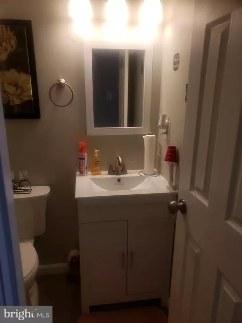 Bath - 1873 Eagle Ct #2, Severn, MD 21144 photo 1 of 7