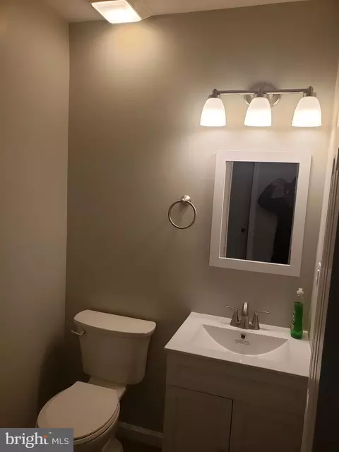 Bath - 1873 Eagle Ct #2, Severn, MD 21144 photo 3 of 7