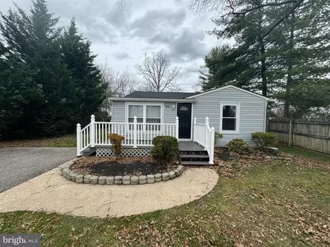 306 Andover Rd, Glen Burnie, MD 21061