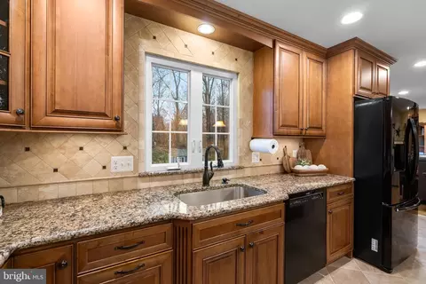 Kitchen - 403 Kokomo Ct, Laurel, MD 20724 photo 4 of 5