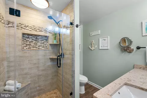 Bath - 403 Kokomo Ct, Laurel, MD 20724 photo 3 of 6