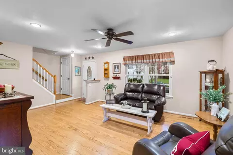 Living - 403 Kokomo Ct, Laurel, MD 20724 photo 7 of 7