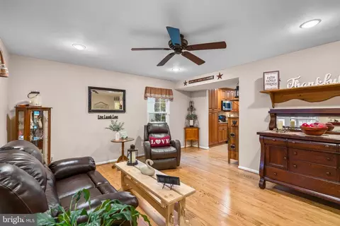 Living - 403 Kokomo Ct, Laurel, MD 20724 photo 5 of 7