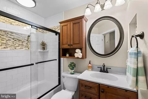 Bath - 403 Kokomo Ct, Laurel, MD 20724 photo 4 of 6