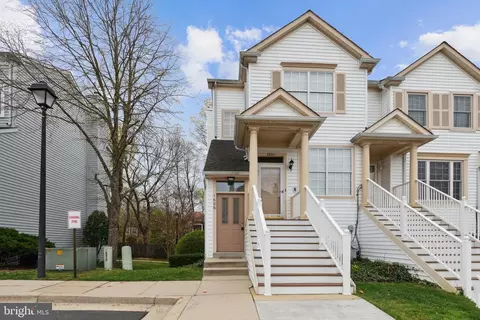 Exterior - 1606 Fallowfield Ct, Crofton, MD 21114 photo 2 of 9
