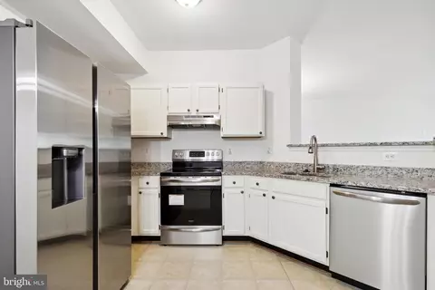 Kitchen - 1606 Fallowfield Ct, Crofton, MD 21114 photo 2 of 3