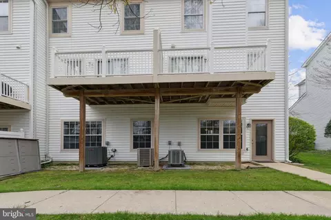 Exterior - 1606 Fallowfield Ct, Crofton, MD 21114 photo 6 of 9