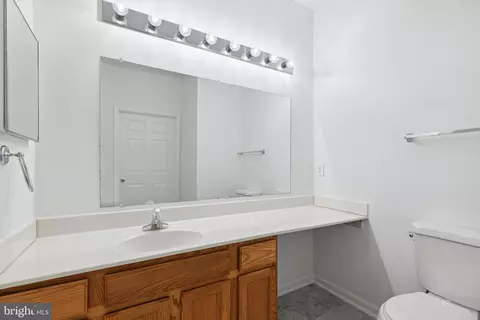 Bath - 1606 Fallowfield Ct, Crofton, MD 21114 photo 5 of 5