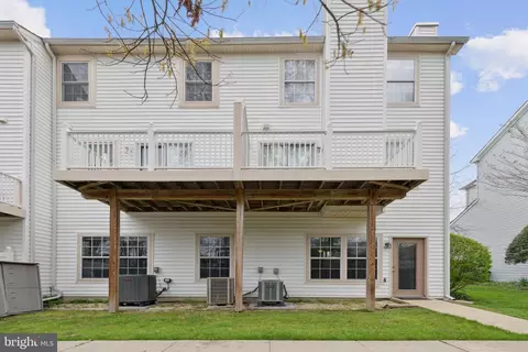 Exterior - 1606 Fallowfield Ct, Crofton, MD 21114 photo 7 of 9