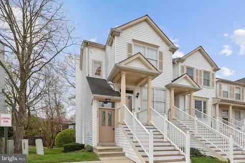 Exterior - 1606 Fallowfield Ct, Crofton, MD 21114 photo 4 of 9