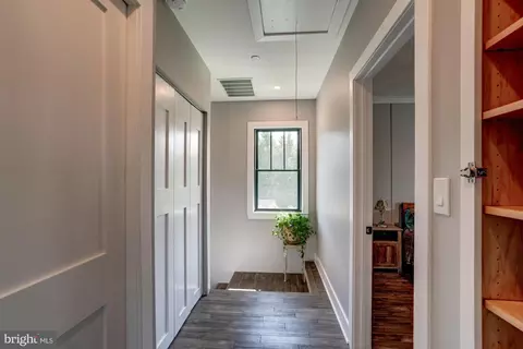 Entry Way - 1831 Cremen Rd, Pasadena, MD 21122 photo 1 of 1