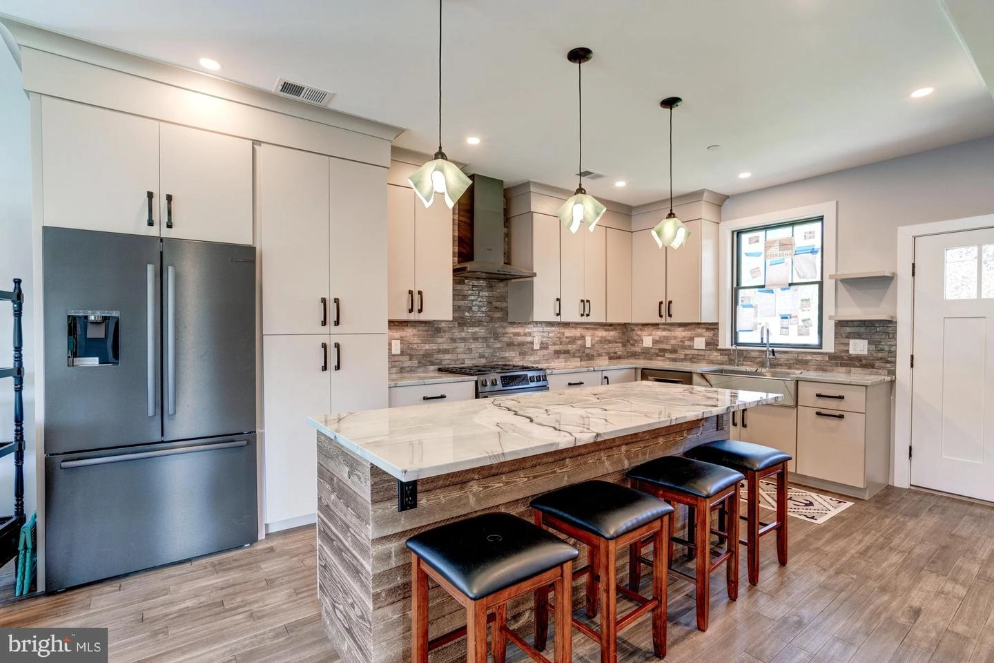 Kitchen - 1831 Cremen Rd, Pasadena, MD 21122 photo 4 of 13