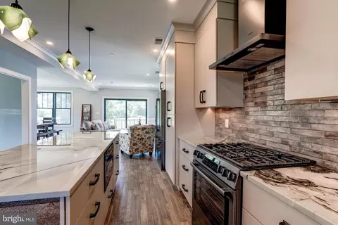 Kitchen - 1831 Cremen Rd, Pasadena, MD 21122 photo 12 of 13