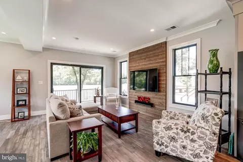 Living - 1831 Cremen Rd, Pasadena, MD 21122 photo 1 of 6