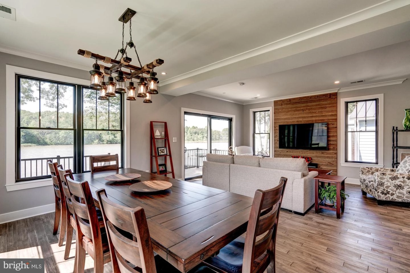 Dining - 1831 Cremen Rd, Pasadena, MD 21122 photo 4 of 4