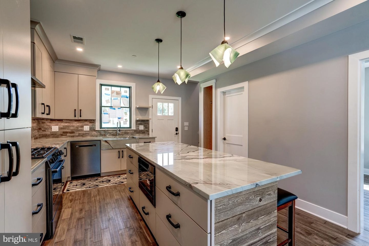 Kitchen - 1831 Cremen Rd, Pasadena, MD 21122 photo 8 of 13