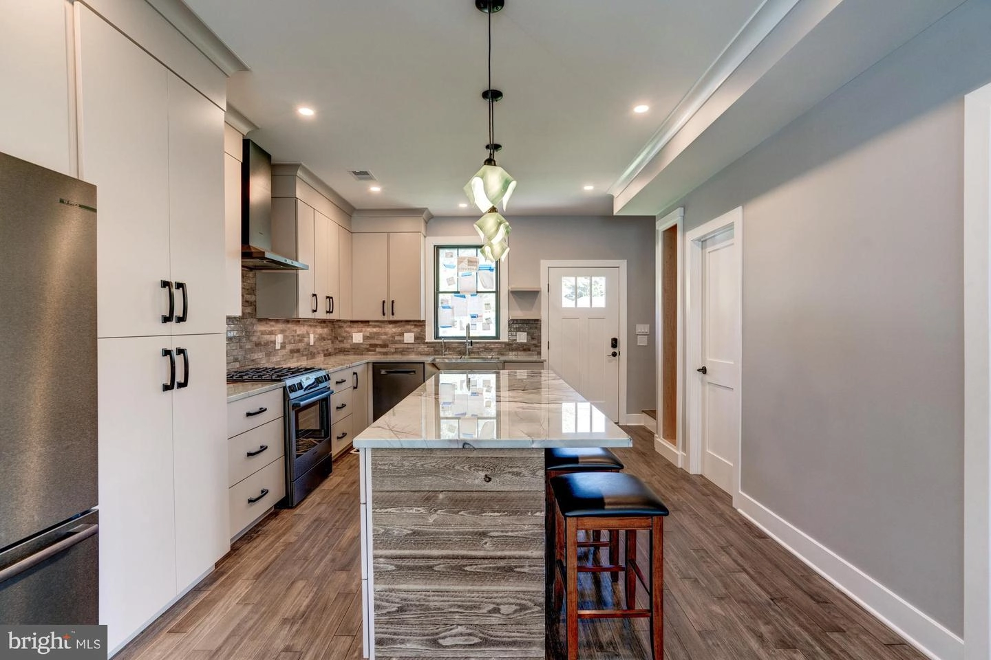 Kitchen - 1831 Cremen Rd, Pasadena, MD 21122 photo 6 of 13