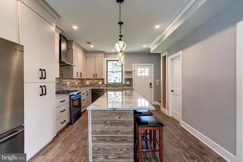 Kitchen - 1831 Cremen Rd, Pasadena, MD 21122 photo 6 of 13