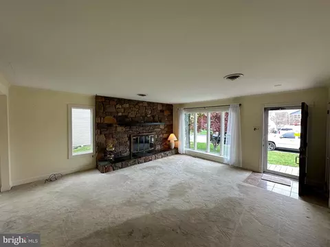 Living - 8418 Bedford Rd, Pasadena, MD 21122 photo 2 of 3