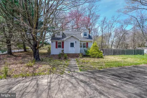 1884 Cedar Dr, Severn, MD 21144