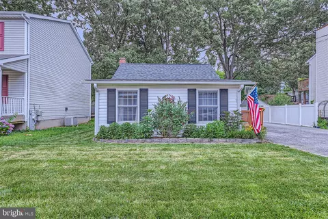 4954 Dogwood St, Shady Side, MD 20764