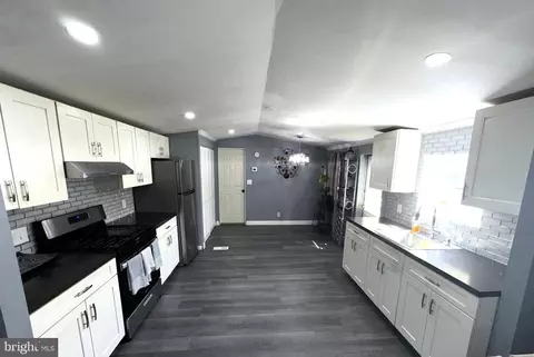 481 Keith Rd, Lothian, MD 20711 photo 2