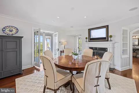 Dining - 400 Joyce Ln W, Arnold, MD 21012 photo 2 of 2