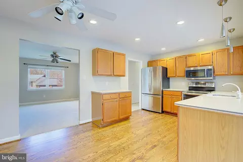 Kitchen - 1410 Pennington Ct, Edgewater, MD 21037 photo 2 of 5